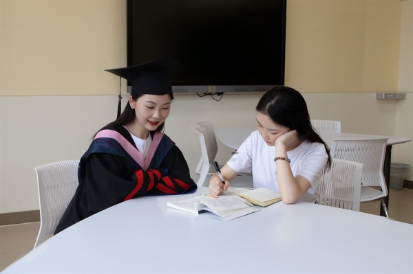 毕业照15.jpg cbeda29be282e4307243124310d70e57.jpg
